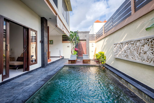 2 Unit Villa 2 Kamar + Pool dekat Keramaian di Seminyak Bali