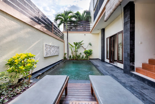 2 Unit Villa 2 Kamar + Pool dekat Keramaian di Seminyak Bali