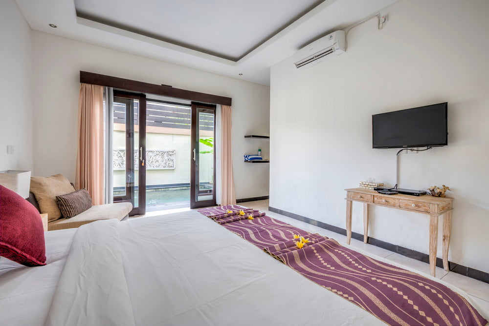 2 Unit Villa 2 Kamar + Pool dekat Keramaian di Seminyak Bali