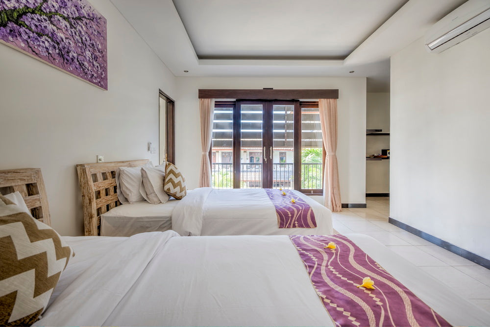 2 Unit Villa 2 Kamar + Pool dekat Keramaian di Seminyak Bali