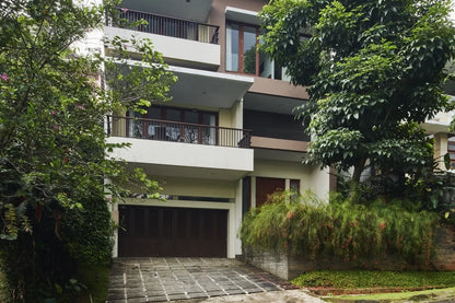 Permai I Villa Dago Pakar Bandung - 3 Bedrooms Villa with a Private Swimming Pool